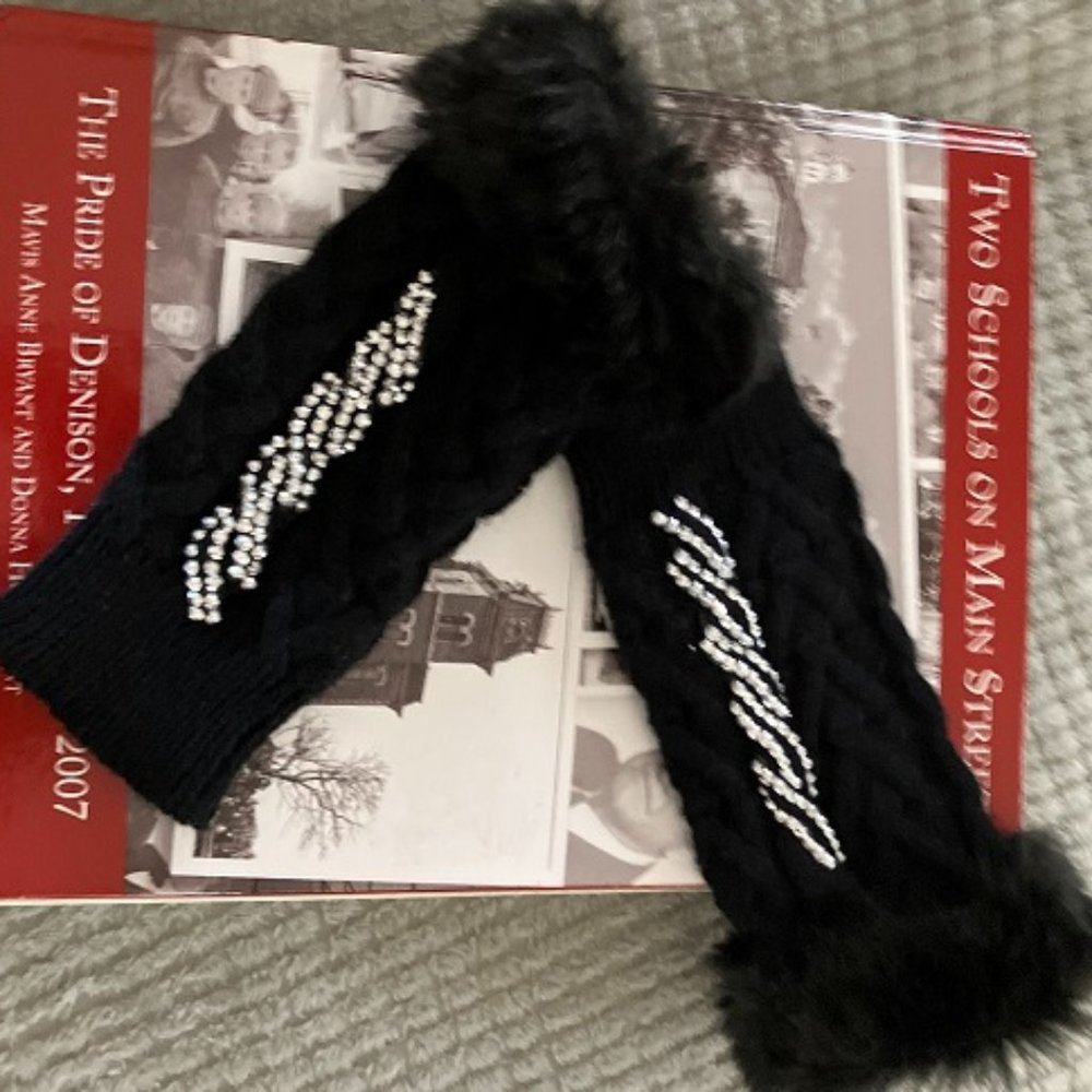 Gloves - Picture 4 of 5